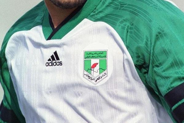 4. Aynı zamanda Libya Futbol Federasyonu başkanı olan Saadi Kaddafi futbol kariyerindeki ilk kupasını 31 Aralık 2000 tarihinde kazandı.