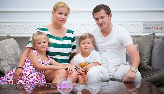 Александр Алиев поднял руку на четырехлетнего сына