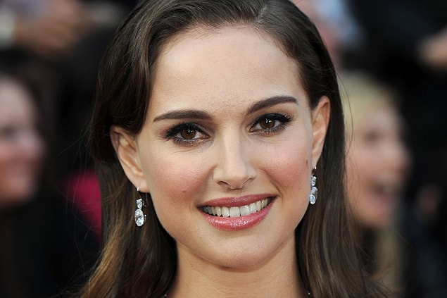 18. Natalie Portman -140 IQ
