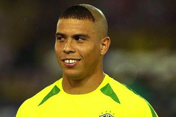 15. Ronaldo'nun retina öldüren saç stili.