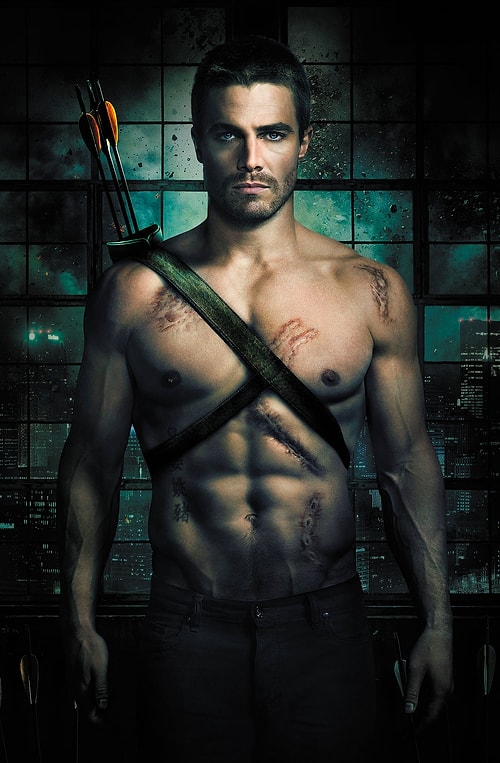 Oliver Queen (Stephen Amell) / Engin Altan Düzyatan