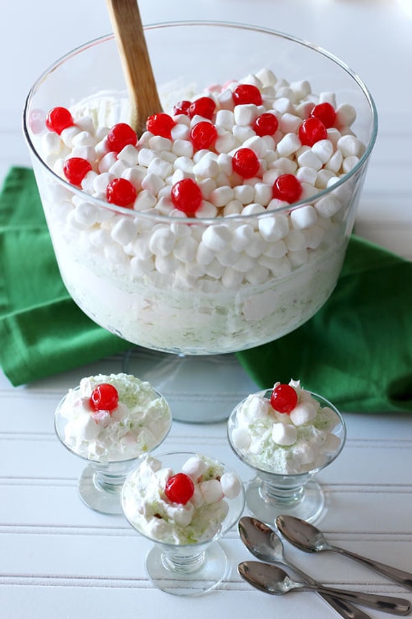 1. Десерт из маршмэллоу с ананасами и фисташками