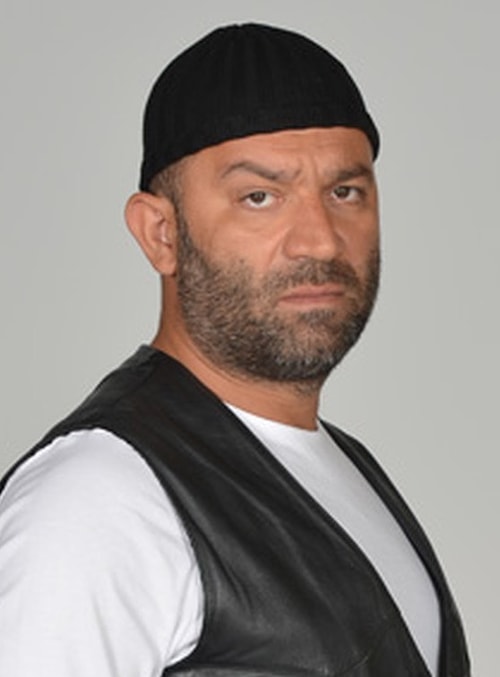 Joe West (Jesse L. Martin) / Şevket Çoruh