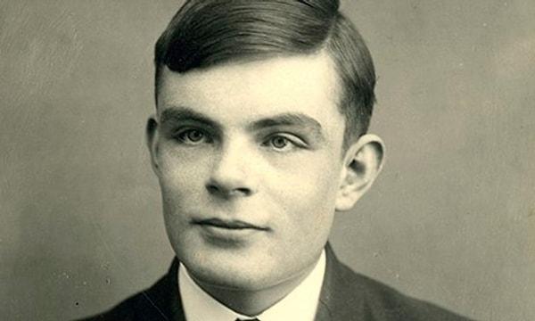 Turing'in hayatı, en başından beri Matematik ve Kriptolojiyle içli dışlıydı aslında...