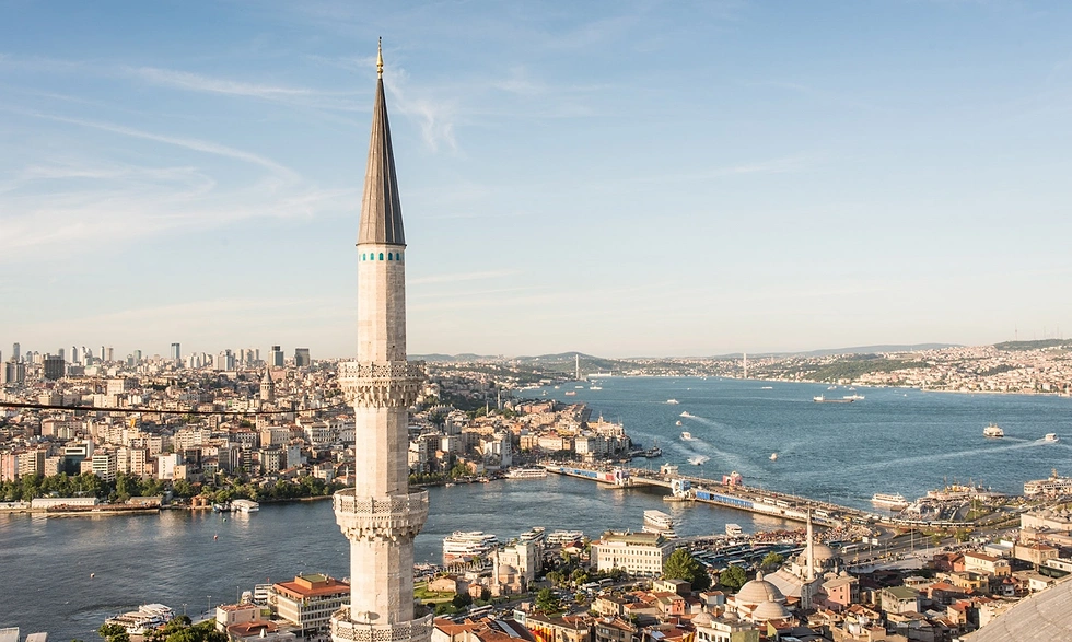 Adını adacıklardan oluşan bölgeden alan "Socotra" adlı kitabı; adaların o büyülü ortamına şahit olabileceğiniz yolculuktan geriye kalan görsel bir şölen adeta.