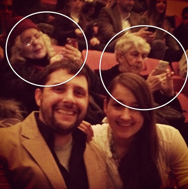 11. Эй, вы, на заднем фоне, вообще-то вы в театре