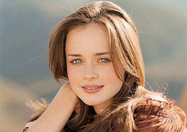 12. «Мне 26, и я все еще девственница. Я постоянно говорю друзьям, что у меня был секс, потому что меня смущает этот факт, такое ощущение, что со мной что-то не так»