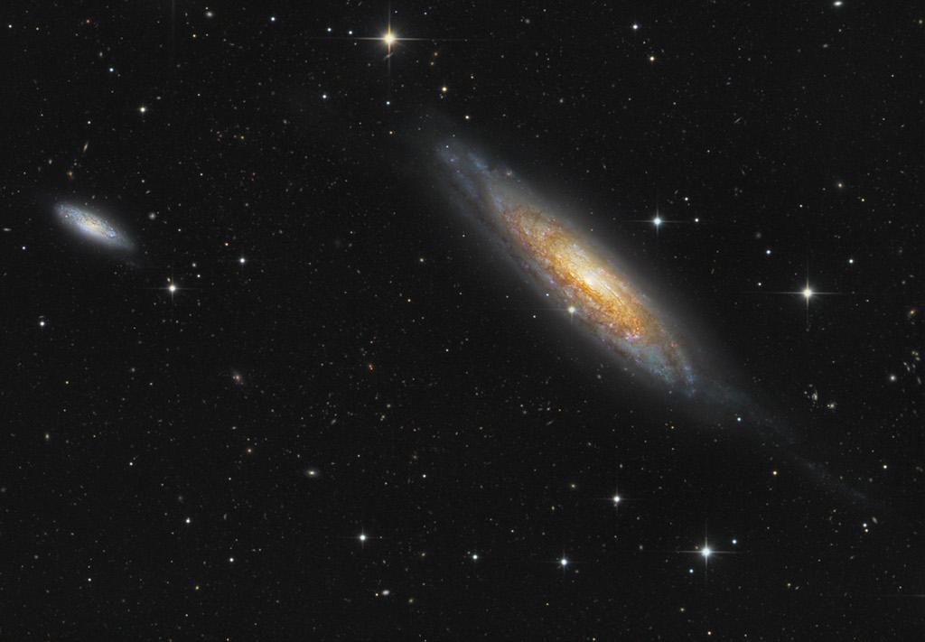4. Heykeltıraş Takımyıldızı'nda bulunan NGC 134 ara sarmal galaksisi.