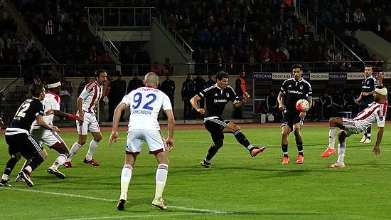 Beşiktaş, Fenerbahçe'yle Puan Farkını Maç Fazlasıyla 8'e Çıkardı