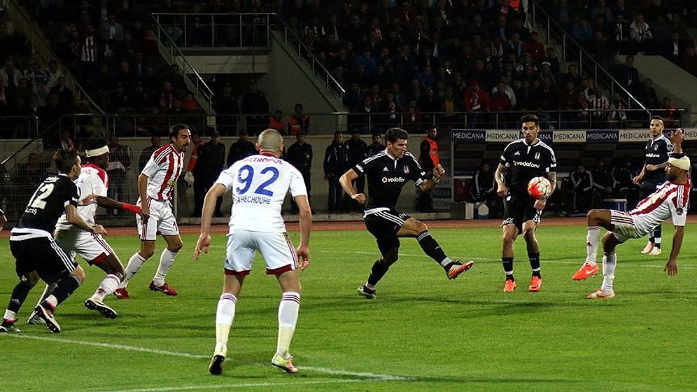 Beşiktaş, Fenerbahçe'yle Puan Farkını Maç Fazlasıyla 8'e Çıkardı