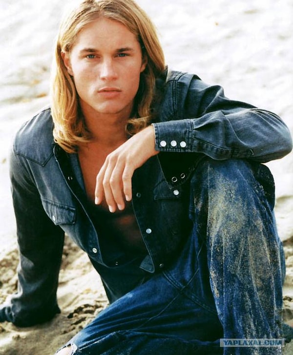 1. Трэвис Фиммел родился в Австралии в 1979 году.