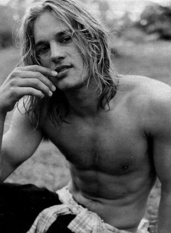 4. Андерсон приглашает Трэвиса в Лос-Анджелес.