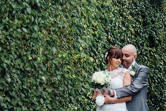 Her Şey Aşk İçin! Kanser Hastası Eşi İçin Düğünde Saçlarını Kazıtan Gelinin Göz Yaşartan Hikayesi