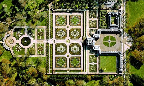 3. Het Loo Sarayı – Apeldoorn, Hollanda 52.234167°N 5.945833°E