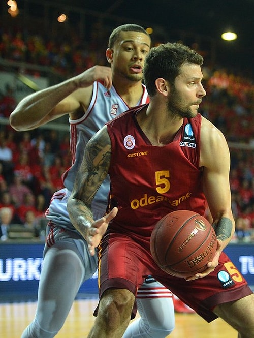 Strasbourg 66–62 Galatasaray Odeabank