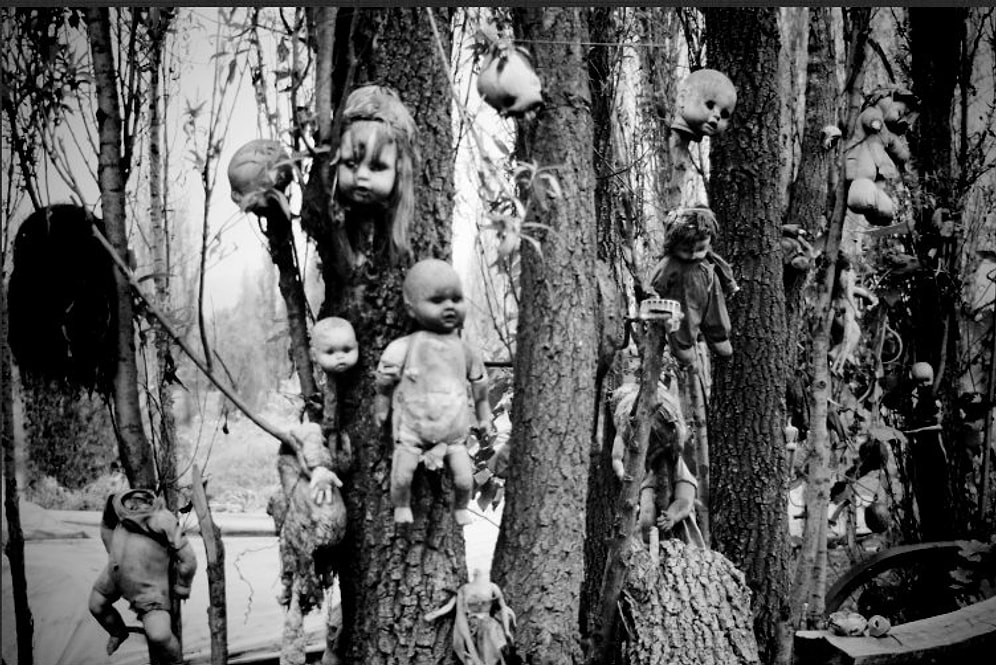 Belki de Dünyanın En Korkunç Adası Olan Oyuncak Bebek Adası'ndan 11 Ürkütücü Fotoğraf
