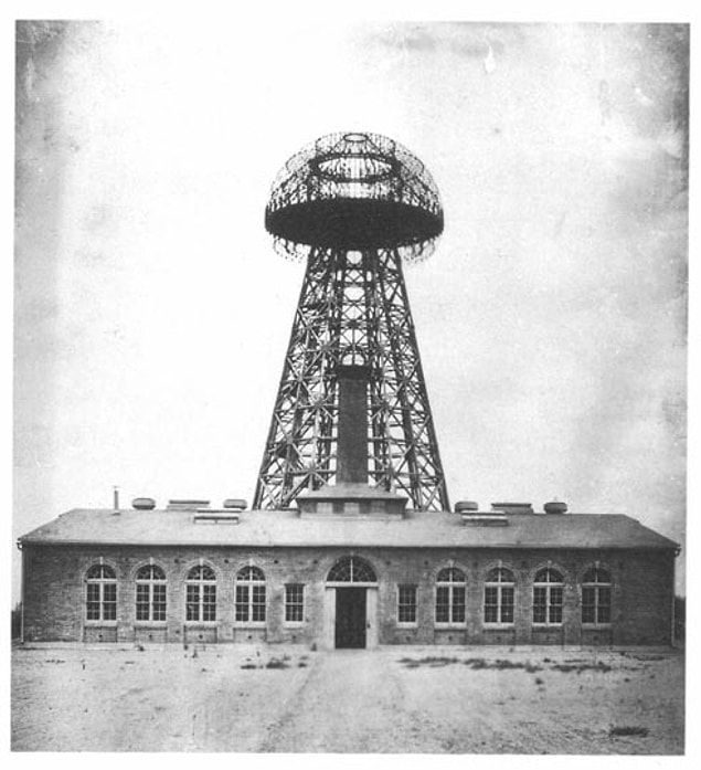 6. Tesla's dream was to provide free energy to the world. In 1890, Tesla started working on the tower named Wardenclyffe, which did wireless broadcasts, thanks to the $150,000 provided by J.P. Morgan.