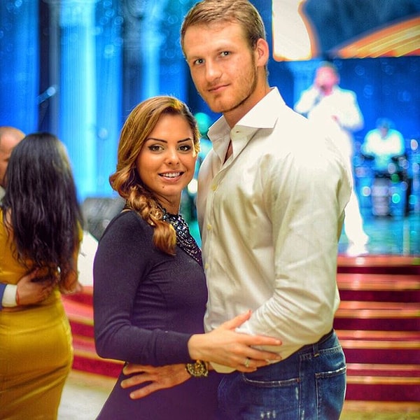 3. Иван мгновенно влюбился в будущую, а теперь уже бывшую, жену.