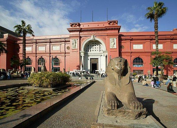 44. Mısır Müzesi - Kahire