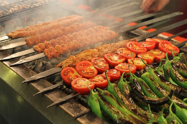 Kebap da yemeyeceksek ölelim bari!