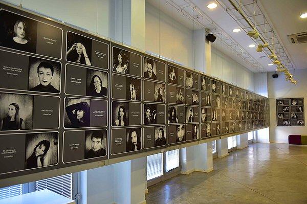 4. Tam 127 farklı portre ve onların birer cümlelik hikayelerine ev sahipliği yapıyor.