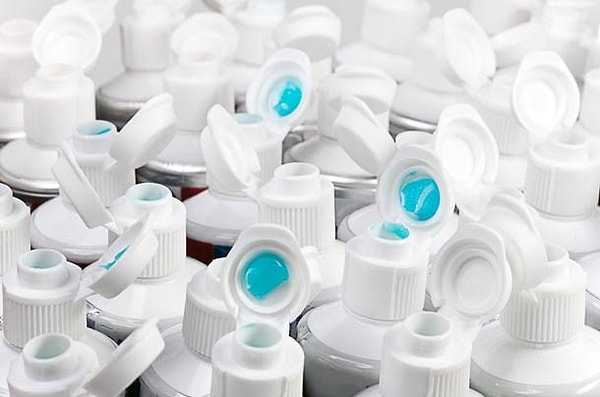 13. Самая больша коллекция тюбиков от зубной пасты