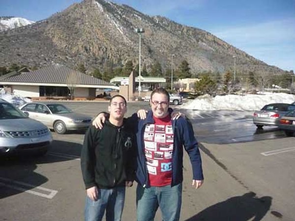 15. Сколько людей на снимке?