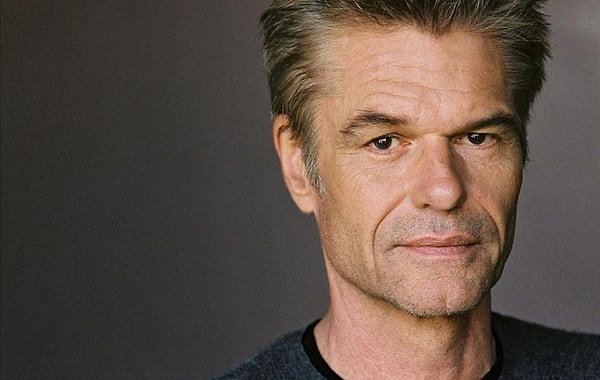 6. Гарри Хэмлин чуть не разрушил главную интригу 1 сезона