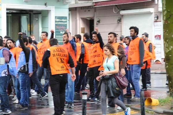 Taksim'e çıkmak isteyen gruba polis müdahalesi