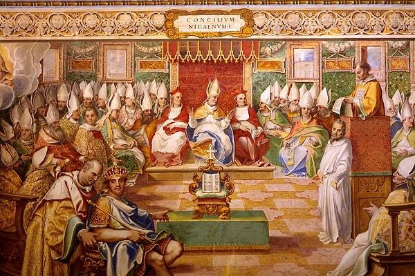 3. M.S. 325 yılında, İznik'te Hristiyanlığın ilk konsülü toplandı. Bu konsülde Hristiyan dünyasının ilk amentüsü belirlendi.