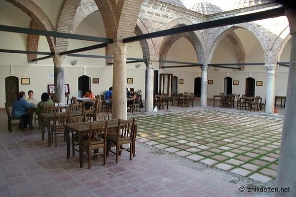 9. Osmanlı'nın ilk üniversitesi olan Orhaniye Medreseleri İznik'te kurulmuştur.