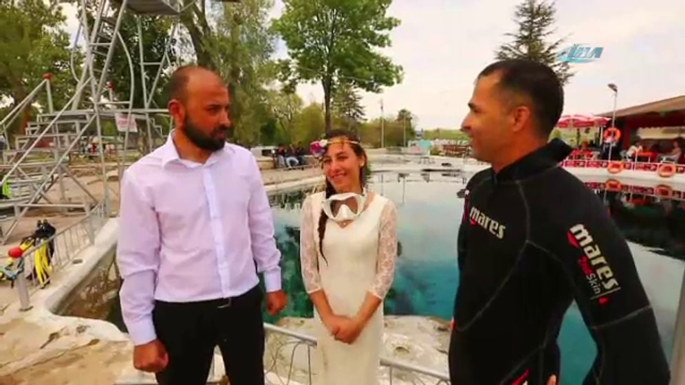 Gelinlik ve Damatlıkla Su Altında Nikah Kıydılar