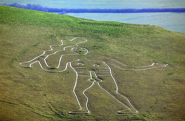 7. Великан из Серн-Эббас - Дорсет, Англия