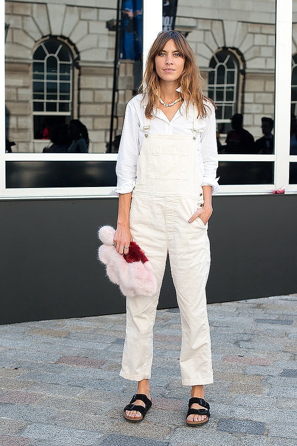 25. с брюками на подтяжках, ...