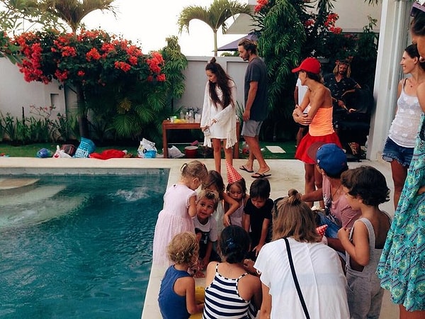 2. Праздник проходил на ее вилле на Бали.