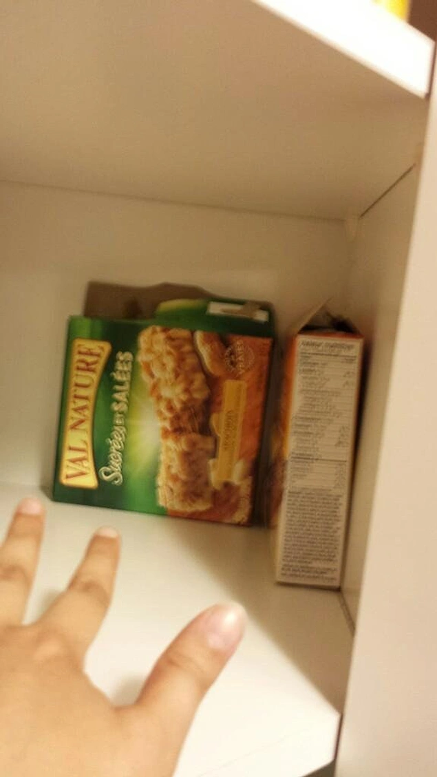 Или когда ты почти достала что-то, но оно прямо у стенки