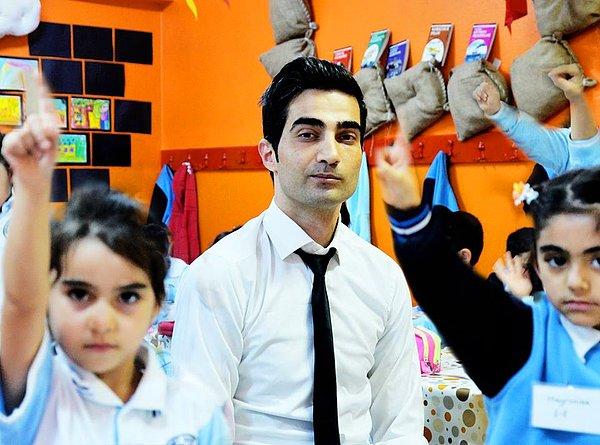 İstanbul, Esenler'deki Mehmet Akif Ersoy İlkokulu'nda öğretmen Ahmet Naç sayesinde güzel şeyler yaşanmaya devam ediyor