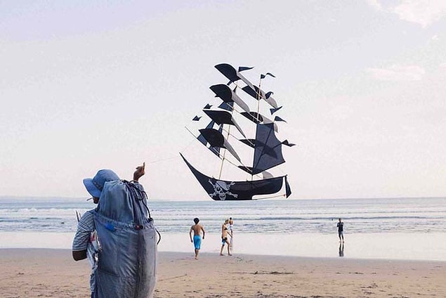 23. This is not a real pirate ship. Can you believe that this is only a kite?