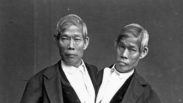 1. Chang ve Eng Bunker kardeşler, 11 Mayıs 1811 tarihinde dünyaya geldi.