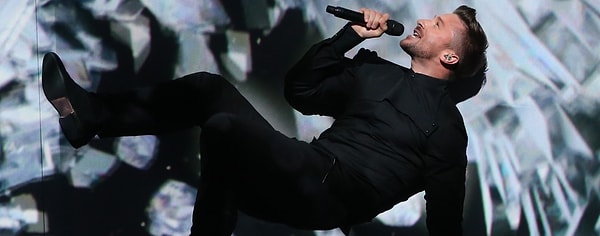 4. Бывший худрук балета Большого театра Сергей Филин отметил эффектную постановку номера с компьютерной графикой, а также назвал номер очень сложным и зрелищным.