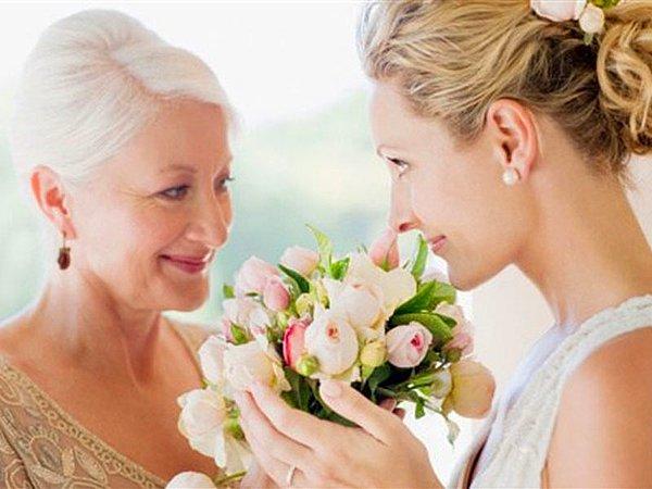 13. Kaynananızı oğlunun sizinle evlendiği düğüne çağırabilirsiniz, çok mutlu olacaktır.