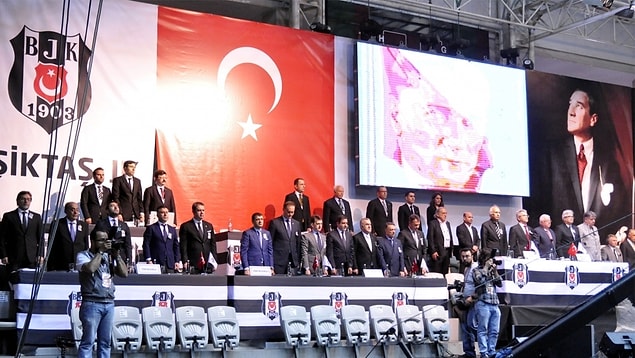 Beşiktaş'ın borcu 2015 sonu itibariyle 1 milyar 328 milyon TL olarak açıklandı.