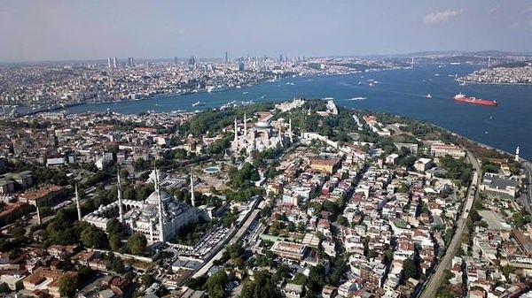 2. İstanbul'un 7 tepesini öğrenin. Üzerindeki anıtsal yapıları gezin.