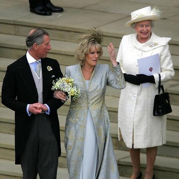 52. 2005 yılında Camilla, Prens Charles düğünü