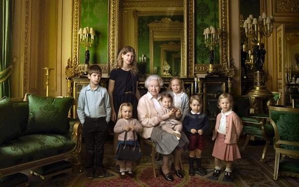 60. Kraliçe Elizabeth II'nin 90. doğum günü için yayınlanan resmi bir fotoğraf... Mutlu yaşların olsun Queen Elizabeth II...