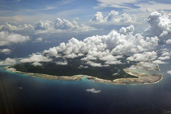 Avrupalı sömürgecilerin daha büyük Andaman Adaları'na yaptıkları ziyaretler ve batık gemiden kurtulup vahşi Kuzey Sentinel Adası'nda hayatta kalmaya çalışanlar haricinde, Sentinel Adası büyük ölçüde bakir kalmış.