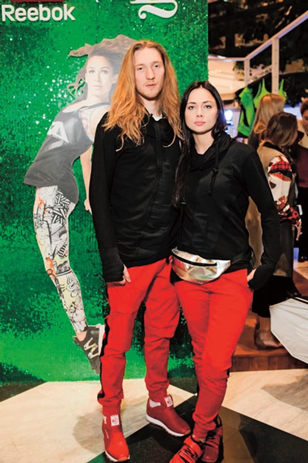 6. Что касается романа с Александром Ивановым, Самбурская категорически отрицает все слухи о том, что их связь – продуманный пиар-ход