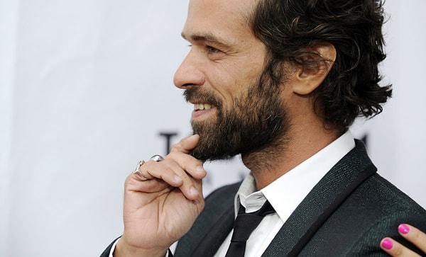 6. Растительность на лице также привлекает многих женщин. Так что делайте со своим лицом что хотите - в любом случае найдется такая девушка, которой по душе именно твой тип лица и вообще весь ты.