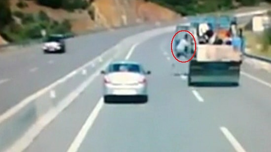 Türkiye'den Aksiyon Sahnesi: Freni Patlayan Kamyondan Atlayan Şoför