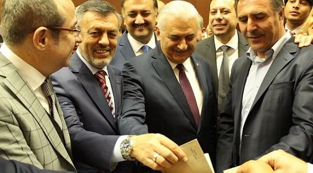 7. Son kongre öncesi yüzlerce imza topladı